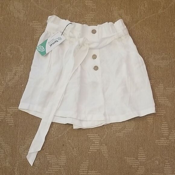Love Tree Pants - Love Tree NWT High Waist Paperbag Shorts White Button Front Belted Size S